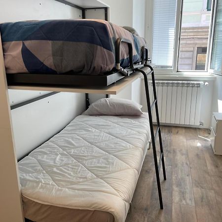 Casa Vacanze Ginevra 1 Trieste Bagian luar foto