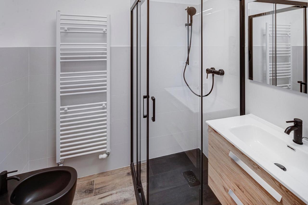 Casa Vacanze Ginevra 1 Trieste Bagian luar foto