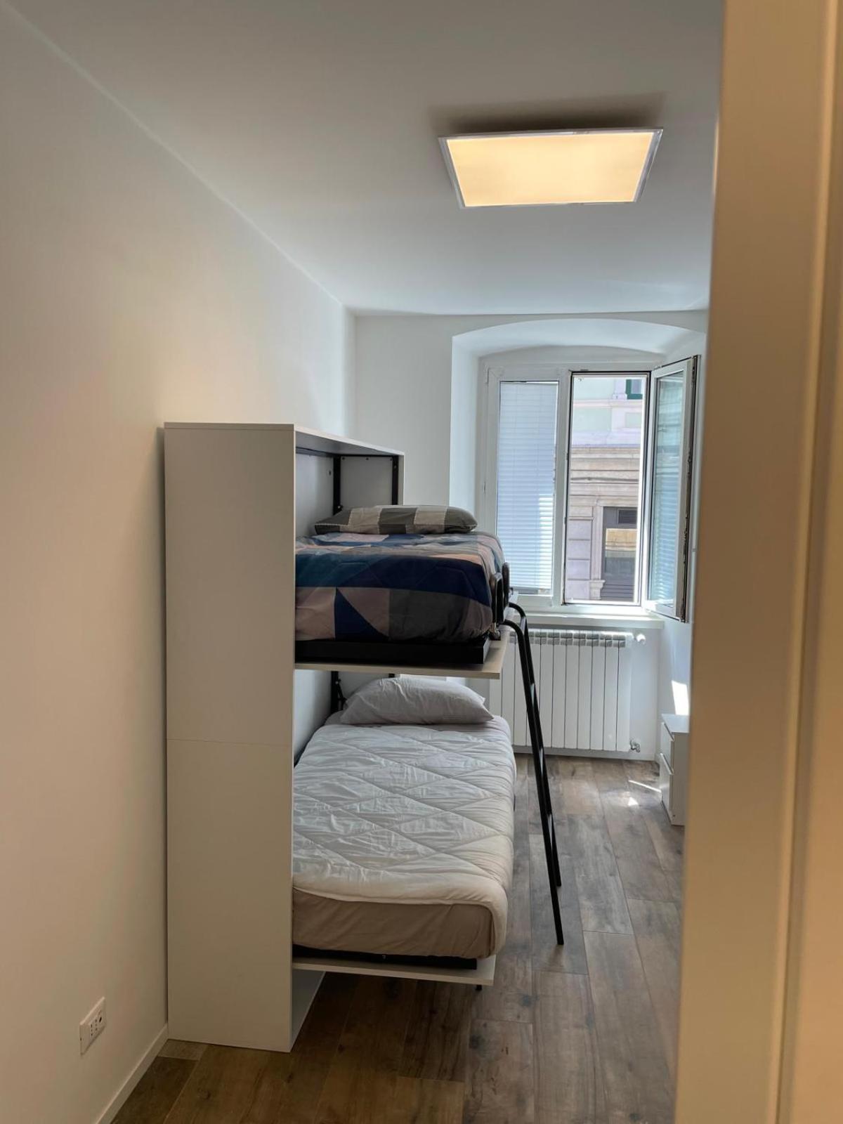 Casa Vacanze Ginevra 1 Trieste Bagian luar foto